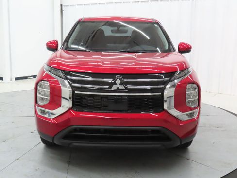 New 2026 Mitsubishi Outlander ES FWD image 9