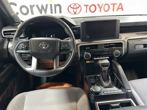 Used 2025 Toyota Tacoma SR5 image 21
