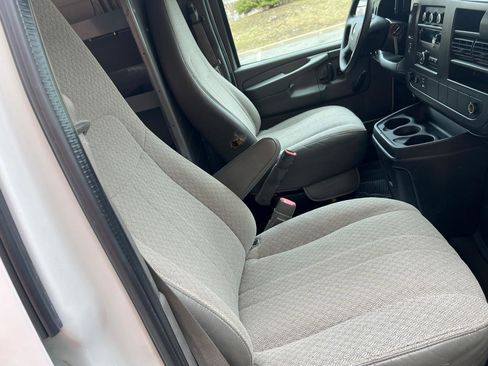 Used 2012 Chevrolet Express 2500 image 13