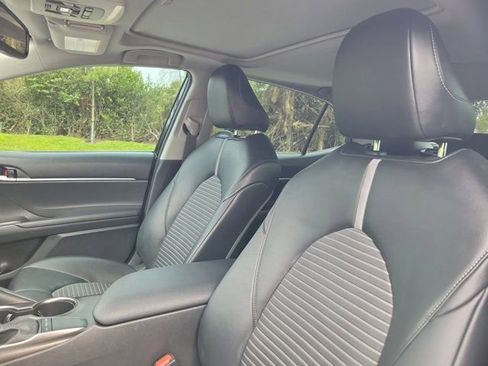 Used 2022 Toyota Camry SE w/ Audio Upgrade Package image 21