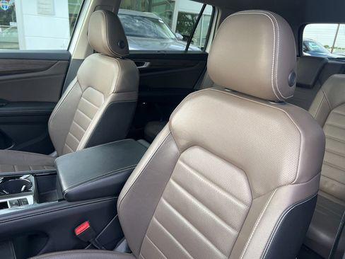 Used 2024 Volkswagen Atlas SEL AWD/4WD image 14