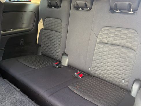 Used 2023 Nissan Pathfinder SV AWD/4WD image 11