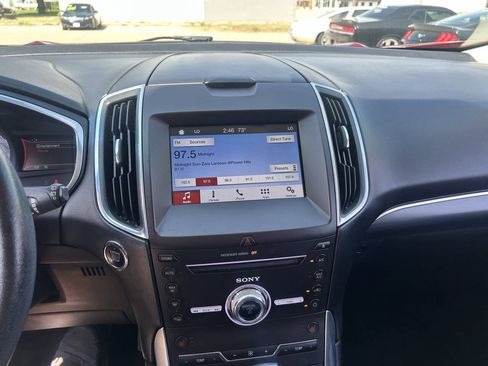 Used 2017 Ford Edge Titanium FWD image 16