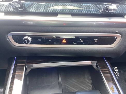 Used 2026 BMW X7 xDrive40i AWD/4WD image 28