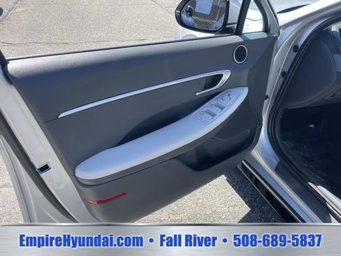 Used 2025 Hyundai Sonata SEL FWD image 17
