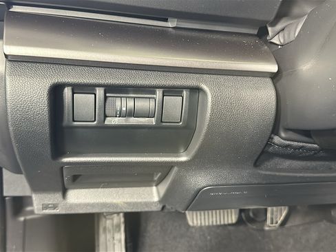 Used 2025 Subaru Impreza 2.0i AWD/4WD image 19