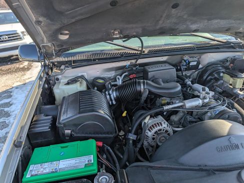 Used 1999 Chevrolet Suburban 1500 4WD w/ Preferred Equipment Group 2 image 23