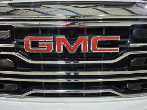 Certified 2025 GMC Sierra 1500 SLT image 30