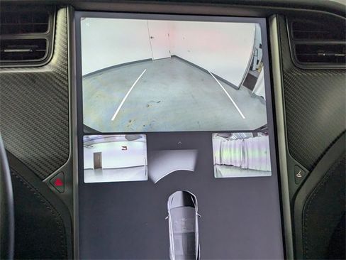 Used 2018 Tesla Model X 75D image 13