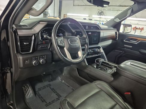 Used 2022 GMC Sierra 1500 Denali w/ Technology Package AWD/4WD image 11