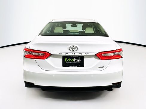 Used 2018 Toyota Camry XLE image 7
