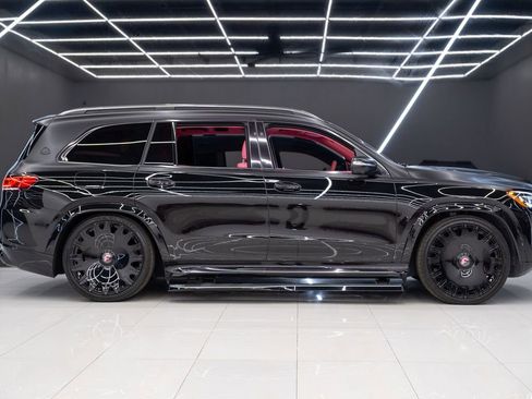 Used 2023 Mercedes-Benz Maybach GLS 600 4MATIC image 9