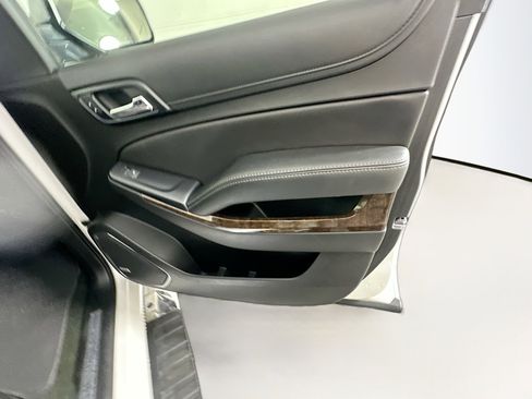 Used 2017 Chevrolet Suburban LT w/ LT Signature Package RWD image 34