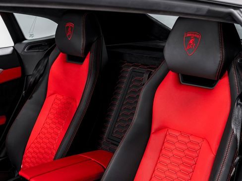 Used 2019 Lamborghini Urus image 33