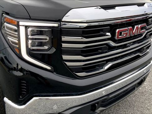 Used 2025 GMC Sierra 1500 SLT w/ SLT Premium Plus Package AWD/4WD image 29