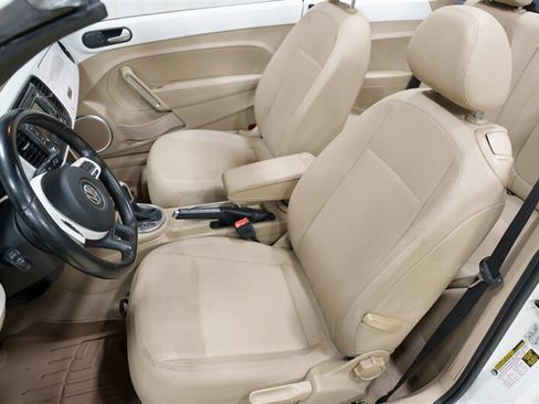 Used 2013 Volkswagen Beetle TDI FWD image 9