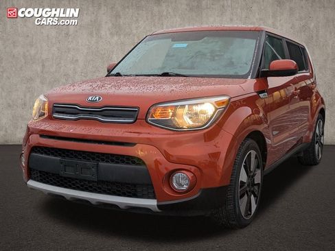 Used 2019 Kia Soul + image 3