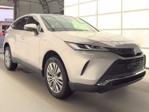 Used 2021 Toyota Venza Limited w/ Advanced Technology Package AWD/4WD image 3