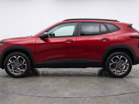 Used 2025 Chevrolet Trax LT FWD image 5