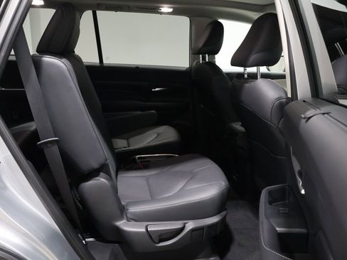 Used 2024 Toyota Grand Highlander Platinum image 23