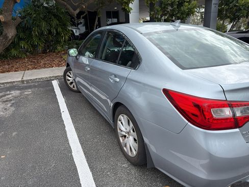 Used 2017 Subaru Legacy 2.5i Premium w/ Moonroof Package image 5