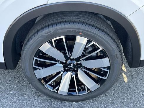 New 2026 Mitsubishi Outlander SE image 13