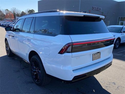 New 2025 Lincoln Navigator Reserve w/ Jet Appearance Package image 28