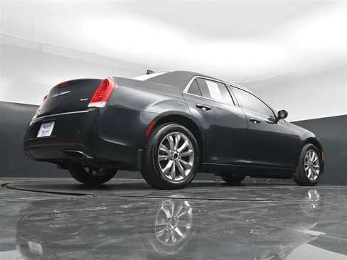 Used 2017 Chrysler 300 Limited w/ Value Package AWD/4WD image 31