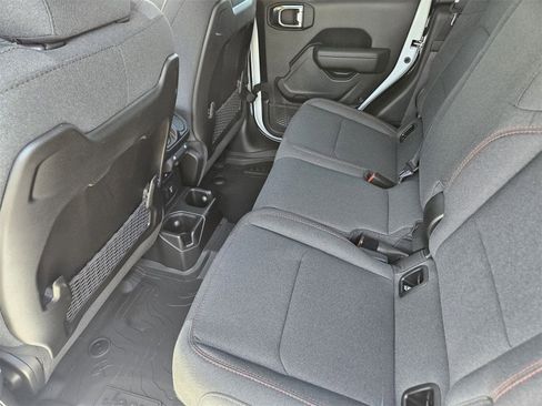 New 2025 Jeep Gladiator Rubicon w/ Convenience Group image 30