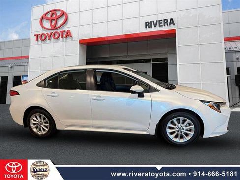 Certified 2022 Toyota Corolla LE image 4