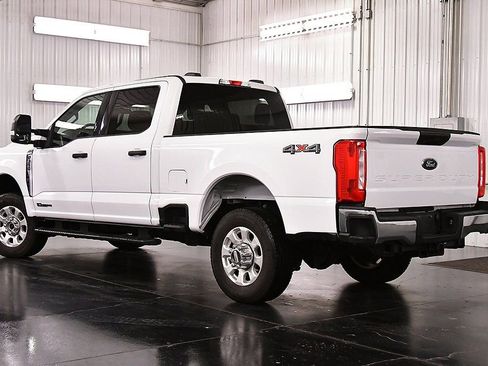 Used 2024 Ford F350 XLT image 5