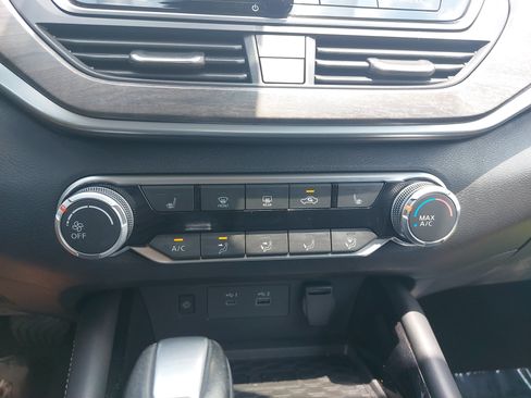 Used 2024 Nissan Altima 2.5 SV w/ SV Premium Package FWD image 21