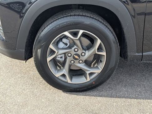 New 2026 Chevrolet Trax LT w/ Driver Confidence Package image 8