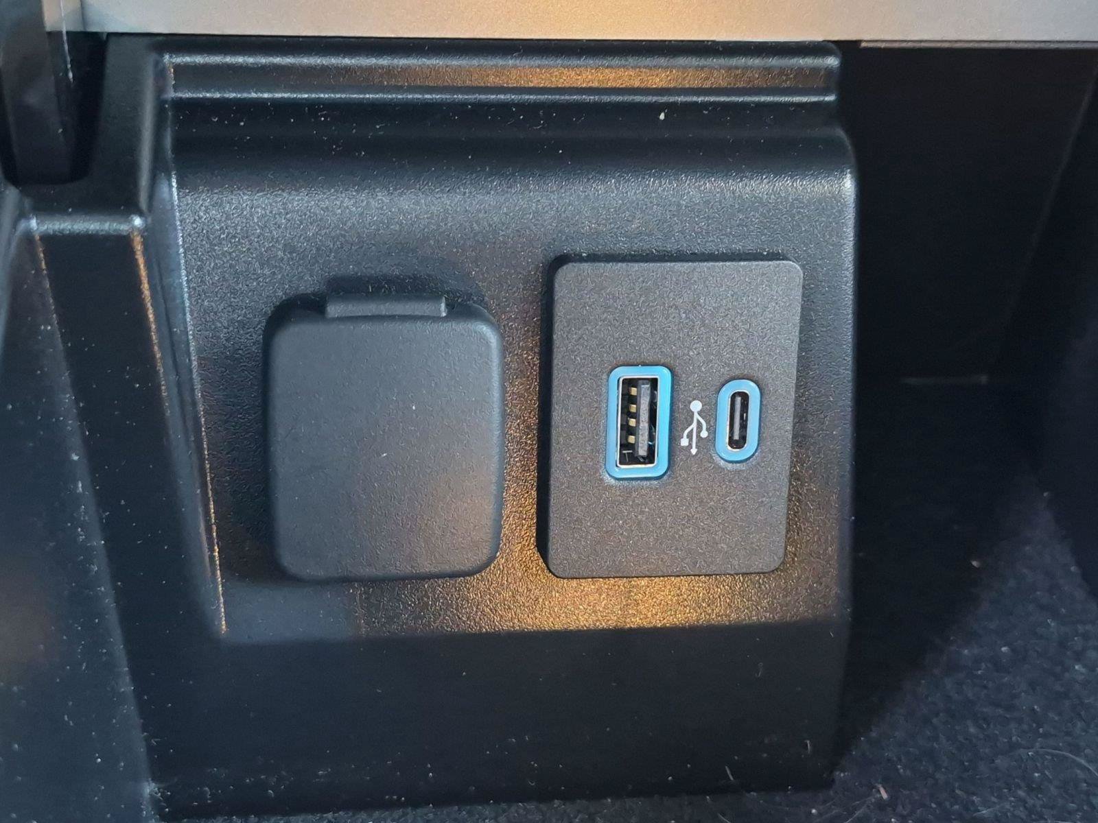 Used 2024 Ford Explorer Limited w/ Limited Technology Package AWD/4WD image 36