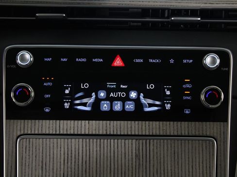 Used 2025 Genesis GV80 3.5T Prestige image 21