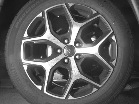 Used 2025 Jeep Compass Limited image 15