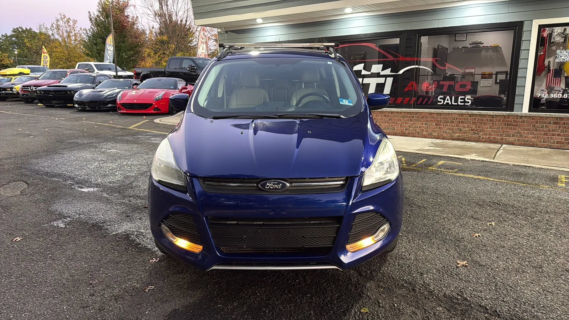 Used 2015 Ford Escape SE w/ Equipment Group 201A AWD/4WD image 2