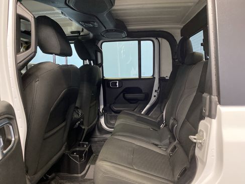 Certified 2021 Jeep Gladiator Willys image 23