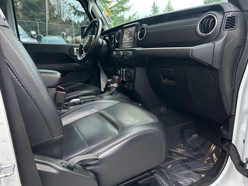 Used 2020 Jeep Wrangler Unlimited Sahara image 27