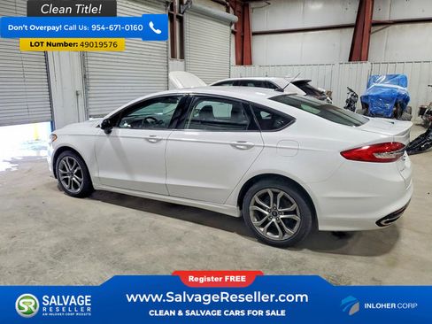Used 2017 Ford Fusion SE w/ Equipment Group 201A image 3
