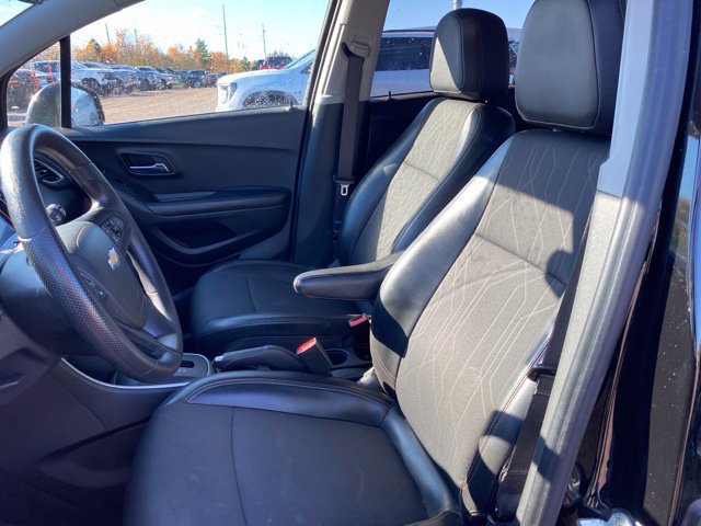 Used 2021 Chevrolet Trax LT AWD/4WD image 14