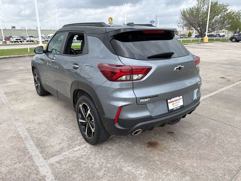 Used 2021 Chevrolet TrailBlazer RS w/ Sun and Liftgate Package image 3