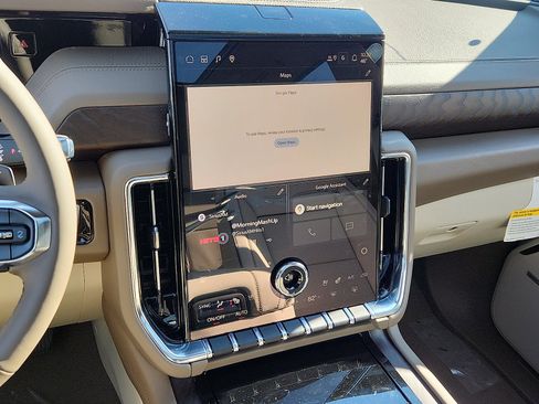 New 2026 GMC Yukon Denali w/ Sun & Power Step Package image 9