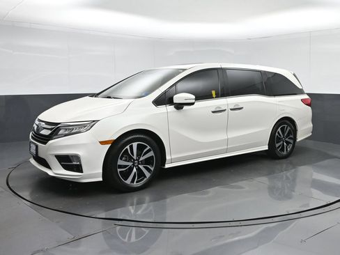 Used 2018 Honda Odyssey Elite image 3