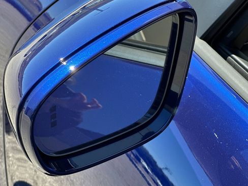 Used 2025 Porsche 911 Carrera RWD image 39