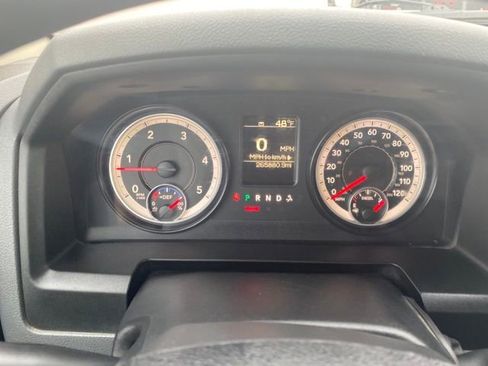 Used 2015 RAM 3500 Tradesman image 20