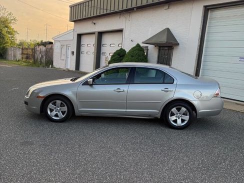 Used 2007 Ford Fusion SE FWD image 4