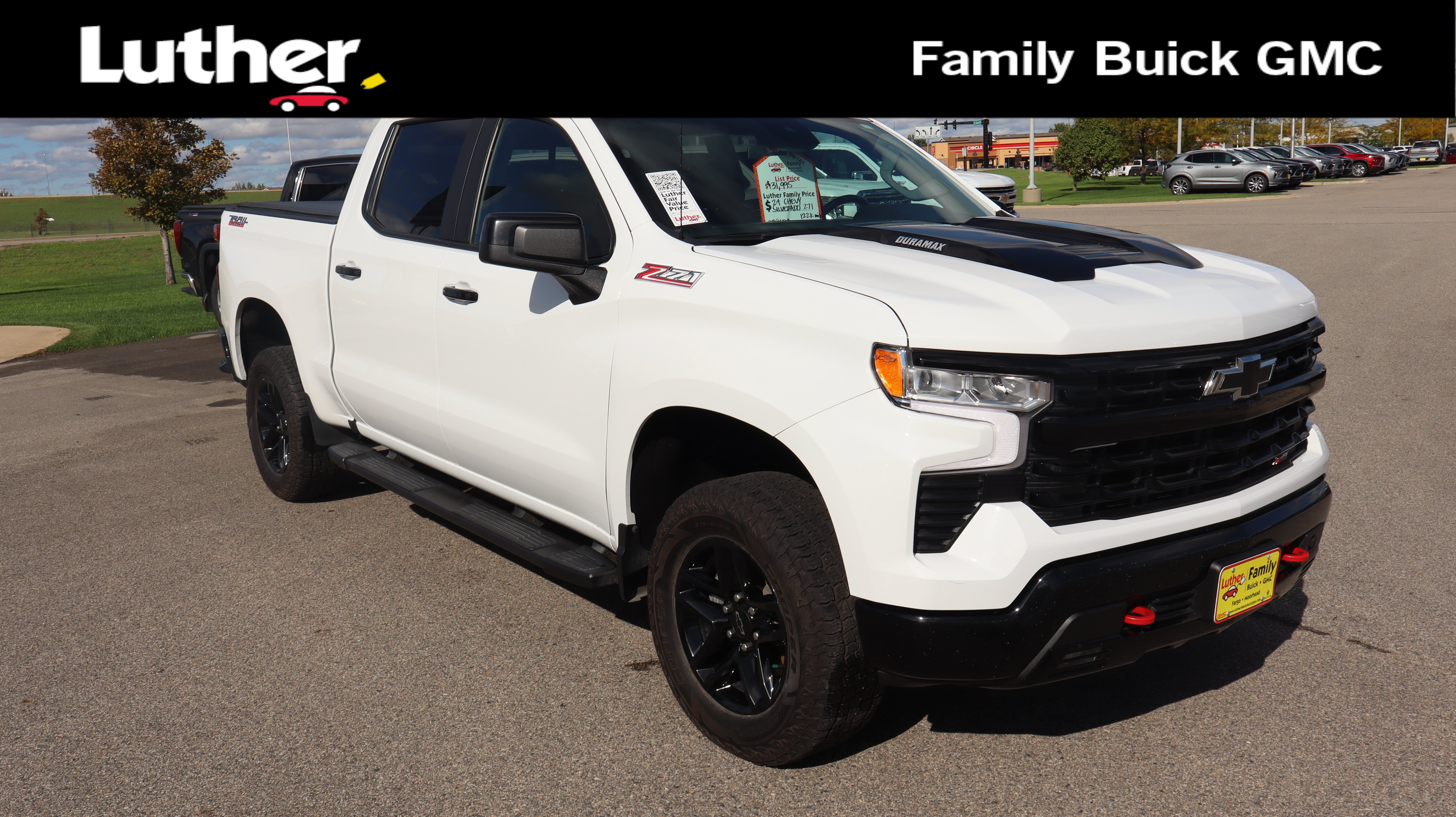 Used 2024 Chevrolet Silverado 1500 LT Trail Boss w/ Convenience Package II AWD/4WD image 1