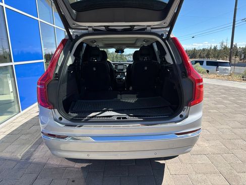 Used 2023 Volvo XC90 B6 Ultimate w/ Lounge Package AWD/4WD image 9
