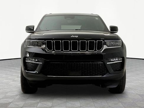 Used 2025 Jeep Grand Cherokee Limited AWD/4WD image 2
